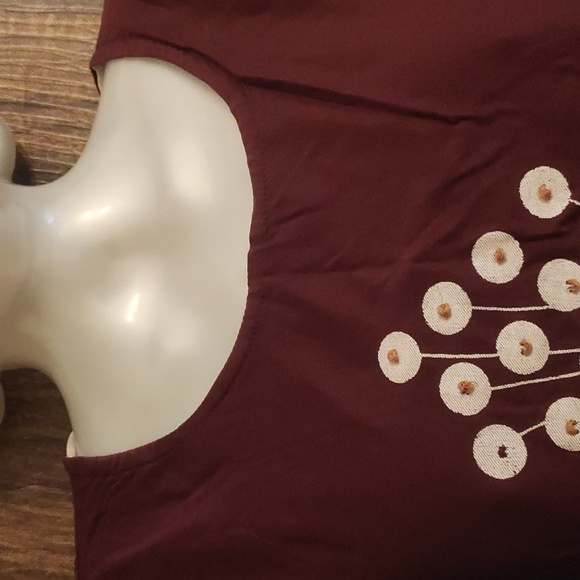 🆕brand new dark maroon three forth bell sleeve embroidered top - Picture 4 of 7